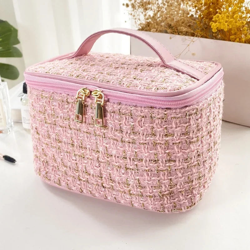 Elegant Beauty Bag for Travel and Daily Essentials