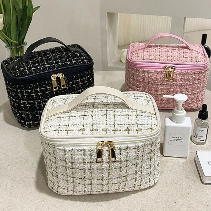 Elegant Beauty Bag for Travel and Daily Essentials
