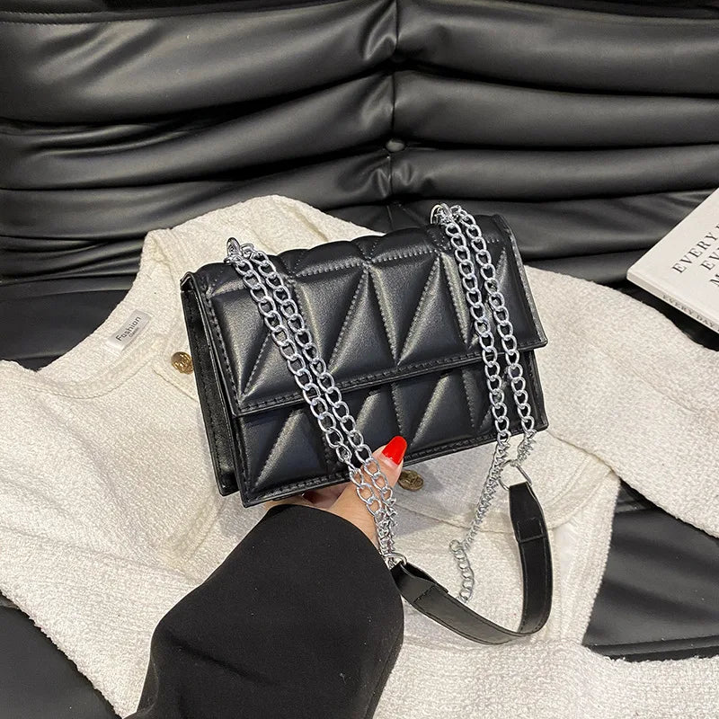 Nuvellea Chain Strap Shoulder Bag for Effortless Chic