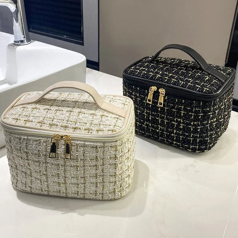 Elegant Beauty Bag for Travel and Daily Essentials
